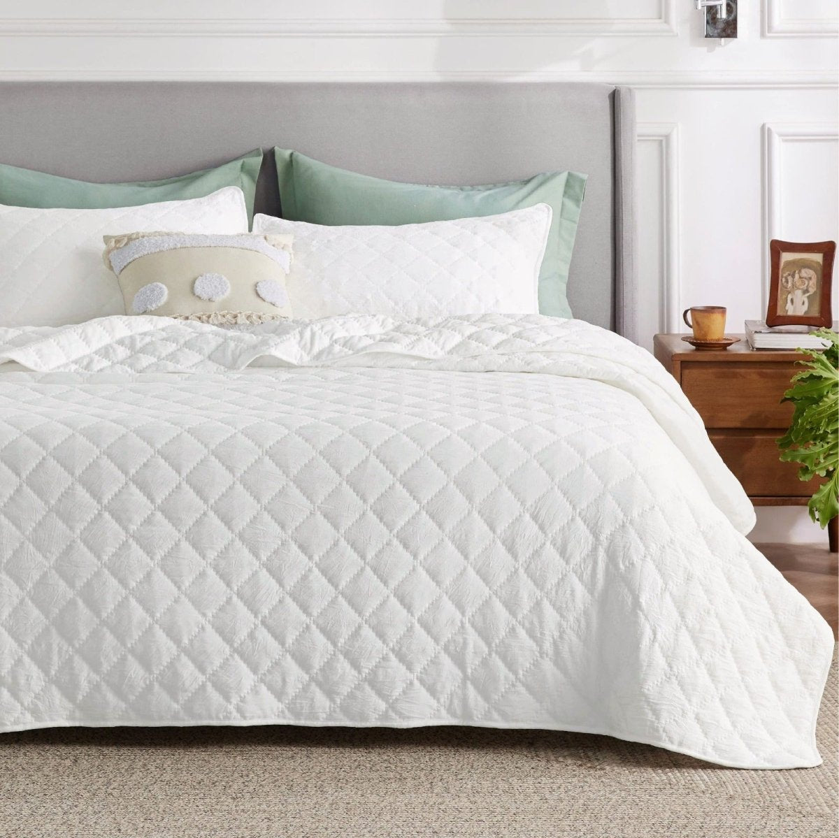 DIAMOND QUILTED SUMMER BEDSPREAD - SUPER WHITE - Waqashomeltd