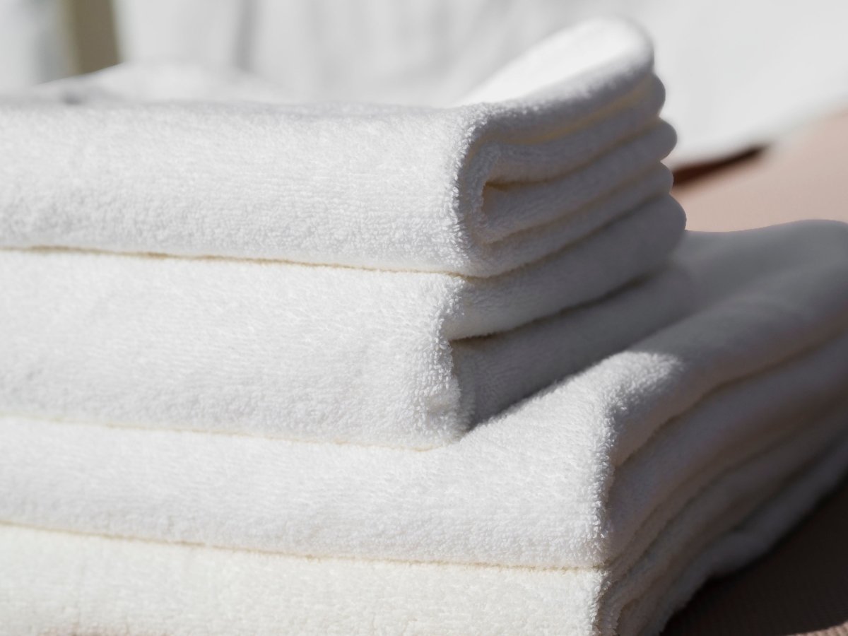 Egyptian Cotton, Zero Twist 600GSM Bath Towel-White - Waqashomeltd